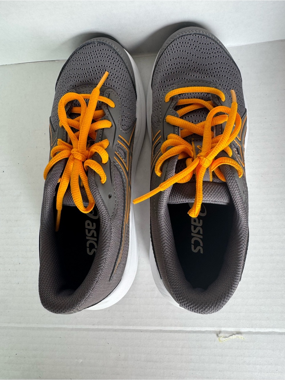 Asics Kids Gray Sneakers with Orange Laces 3.5